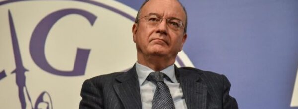 ARRETRATI PER IL PERSONALE DELLA SCUOLA: FRA POCHI SPICCIOLI, ERRORI MARCHIANI ED ANNUNCI POPULISTICI